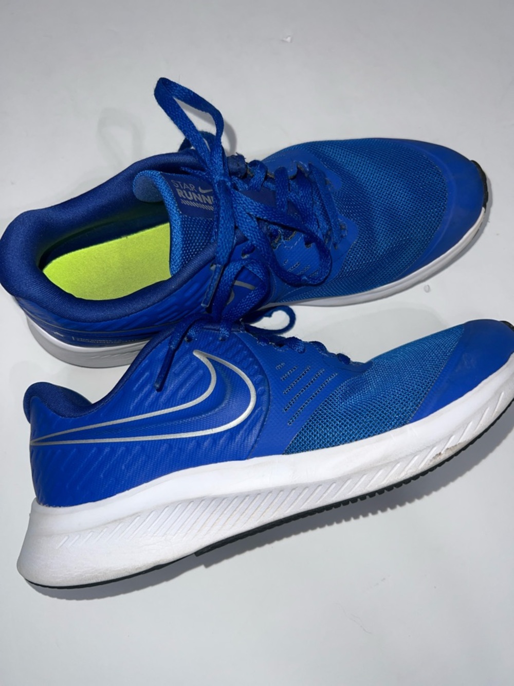 Nike Star Runner Sneakers size 5.5Y - Picture 1 of 9